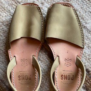 Pons Avarca Olive Flats